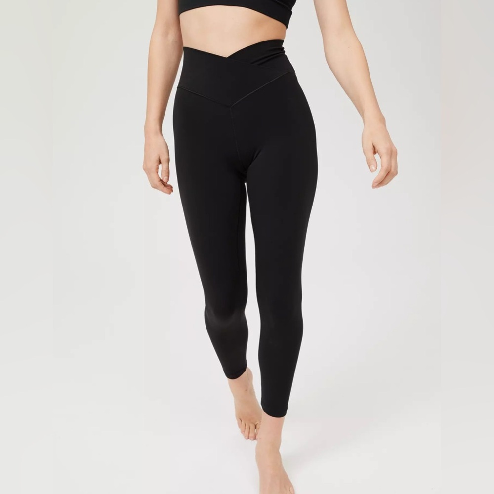 Offline by Aerie V-Waist Black 738 Length Leggings